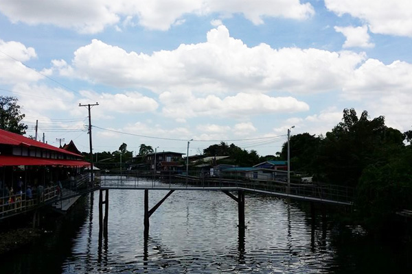 ตลาดน้ำพระยาสุเรนทร์