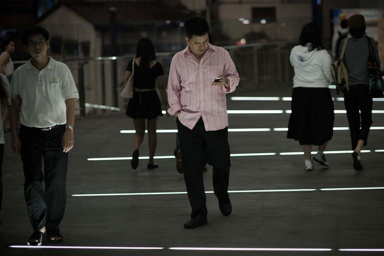 ปัจจุบัน ผู้ใช้มักผูกบัตรเดบิตไว้กับอุปกรณ์ไอทีของตัวเอง เพื่อง่ายต่อการดาวน์โหลดได้อย่างรวดเร็ว