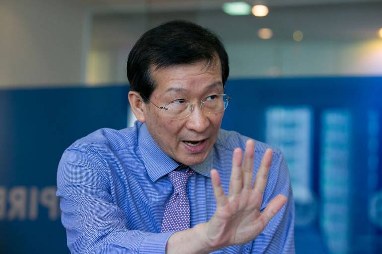 รองกรรมการผู้อำนวยการบริษัทบ้านชื่อดัง