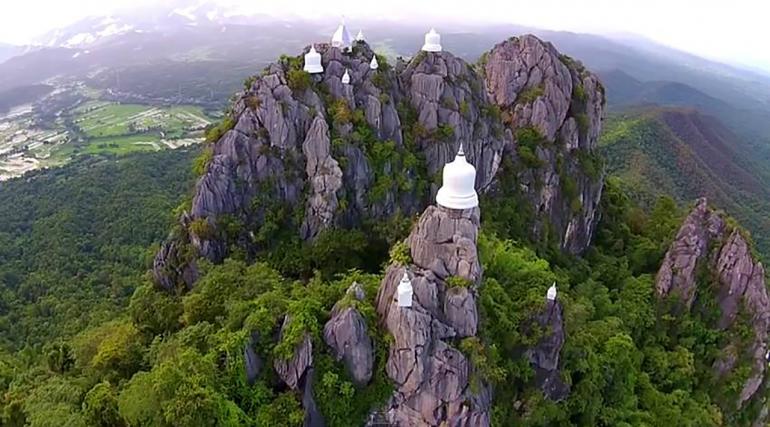 รอยพระพุทธบาท วัดพระบาทปู่ผาแดง จ.ลำปาง