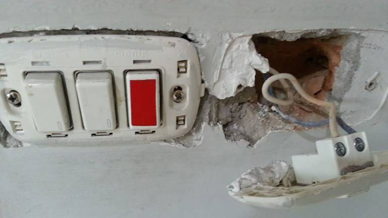 ระบบการติดตั้งปลั๊กไฟภายในบ้านของลูกบ้าน