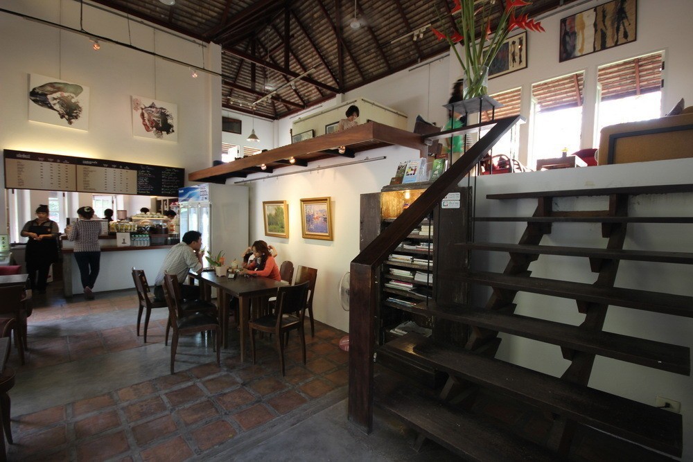 ร้านกาแฟ สวนลหุ ติตาแกลเลอรี่