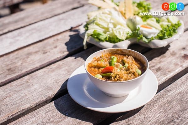 ร้านอาหาร ธาราเริงรมย์