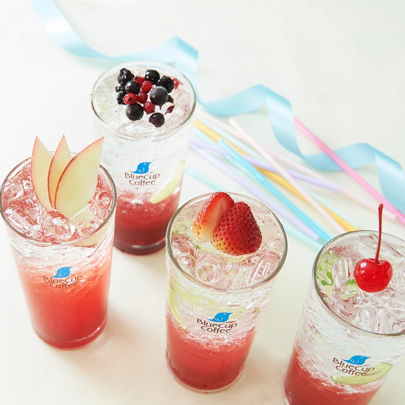 4 สหายสุดซ่าส์ ท้าดับร้อน ที่หอมผลไม้ ในแบบ สปาร์คกลิ้ง