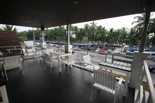 The Tide Bakery & Cafe บางแสน