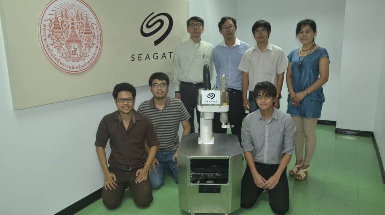 ซีเกท ร่วมกับ สจล. พัฒนาหุ่นยนต์ AIV ตอบโจทย์การใช้งานในคลีนรูม