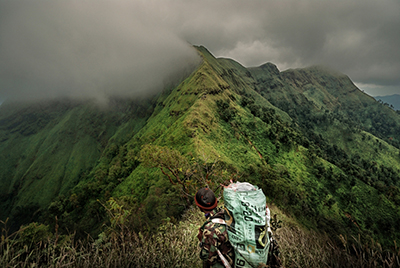 เขาช้างเผือก ..สันคมมีด