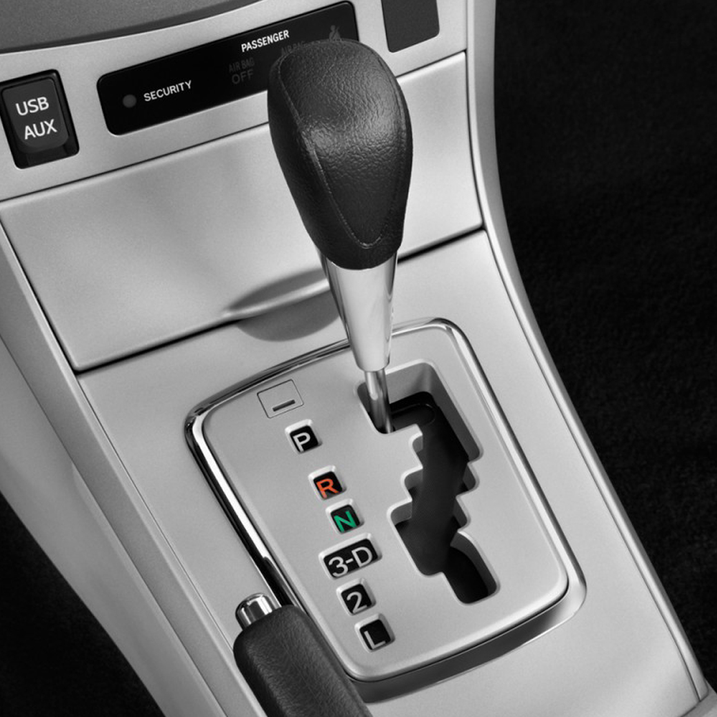 ติดไฟแดงใส่เกียร์ D กับ N อันไหนประหยัดกว่ากัน ?