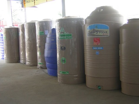 ชาวบ้านแห่ซื้อแท้งค์-ถังน้ำรับมือภัยแล้ง