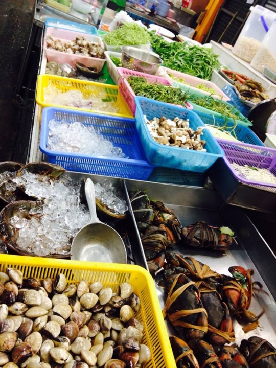 เจ๊ไข่ ซีฟู้ด  ประชาชื่น