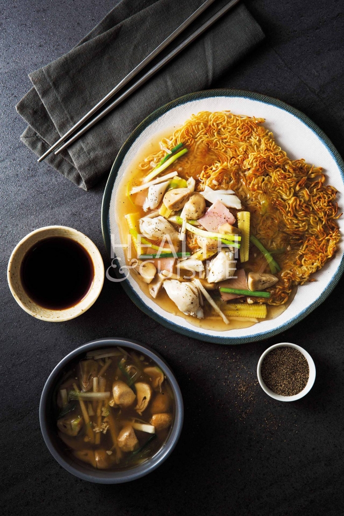 โกยซีหมี่กรรเชียงปูกับแฮมรมควัน