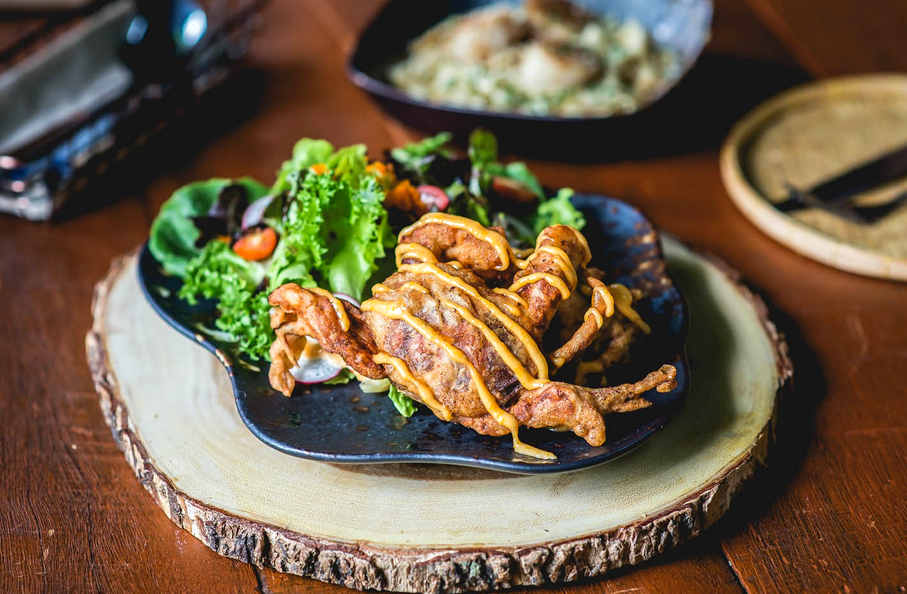 THE ARTWINS CANTEEN & BAR