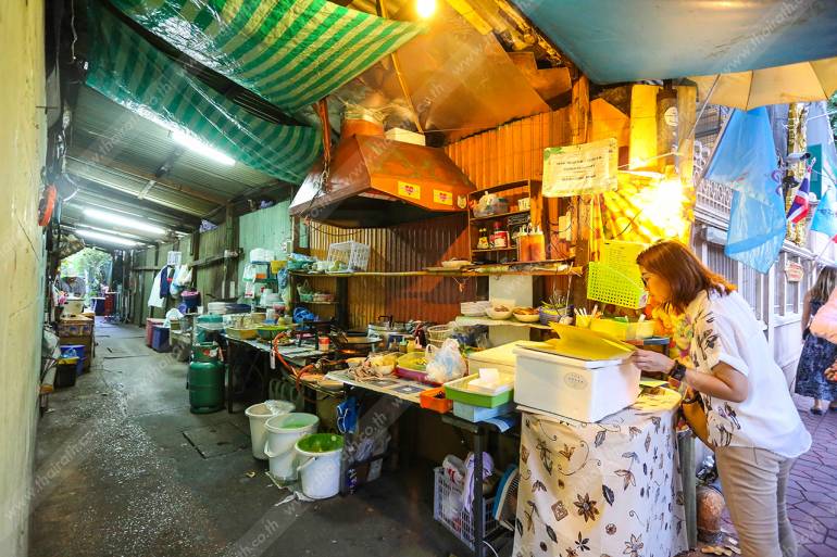 ร้านอาหารคนท้องถิ่น ราคาประหยัด