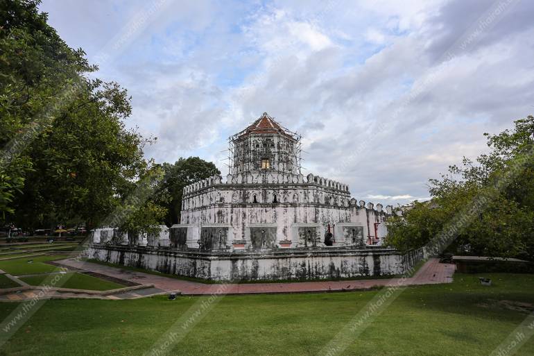 ป้อมพระเมรุ สัญลักษณ์ถนนพระอาทิตย์
