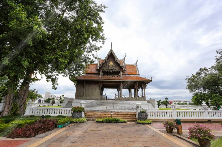 สวนสาธารณะก็มีให้เดินเล่น พักผ่อนหย่อนใจ