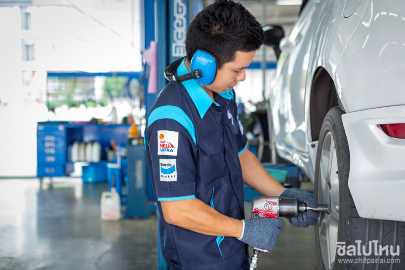 วิธีการตรวจเช็ครถยนต์ด้วยตัวเองก่อนขับรถไปเที่ยวช่วงวันหยุด