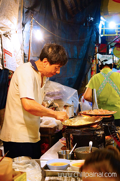 ร้านคั่วไก่กระทะทองเหลือง (เยาวราช)