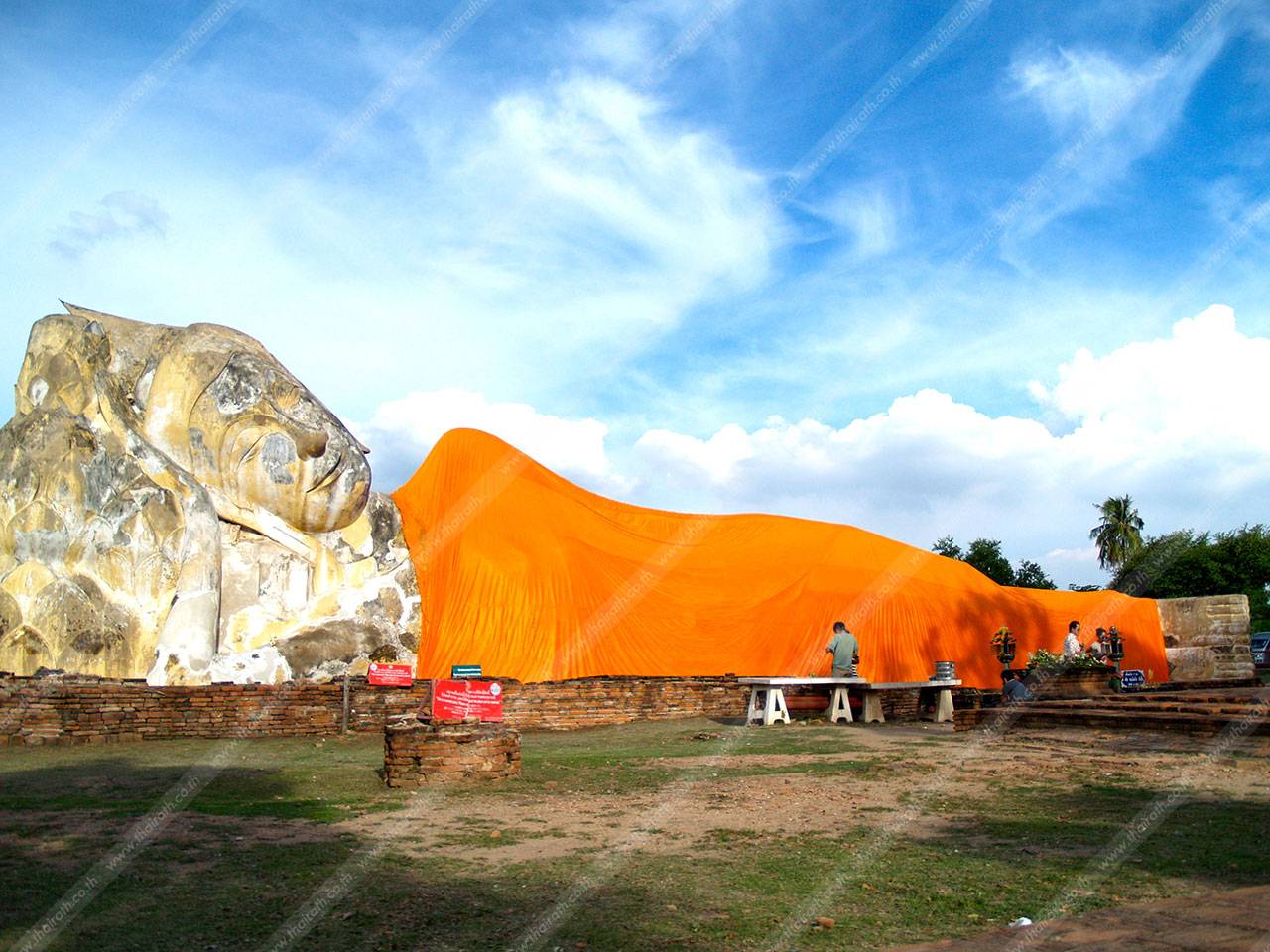 พระนอนองค์ใหญ่ที่สุดในอยุธยา