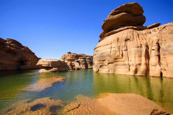 หินชมนภา แก่งชมดาว