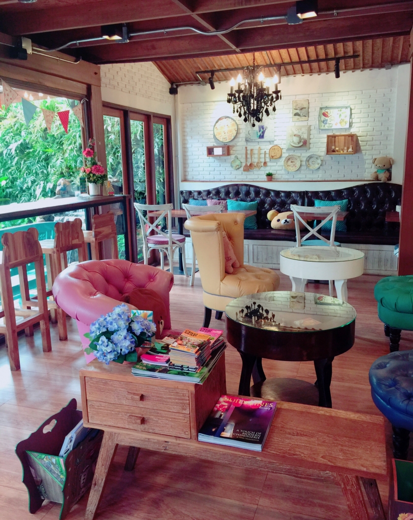 ร้าน Bear Hug Cafe' (แบร์ฮัก คาเฟ่)