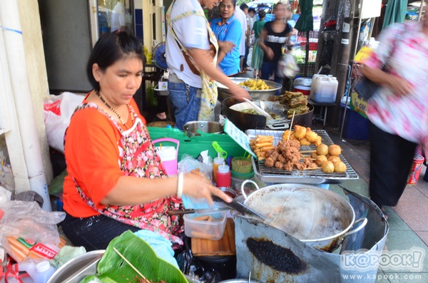 เลาะเลียบริมเจ้าพระยา ชิมของอร่อยท่าพระจันทร์-ท่าช้าง
