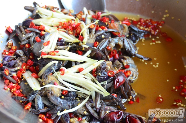 เลาะเลียบริมเจ้าพระยา ชิมของอร่อยท่าพระจันทร์-ท่าช้าง