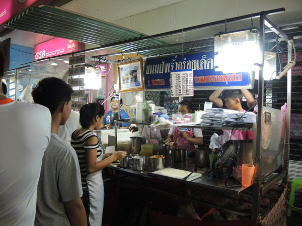 ขนมปังเจ้าอร่อยเด็ดเยาวราช