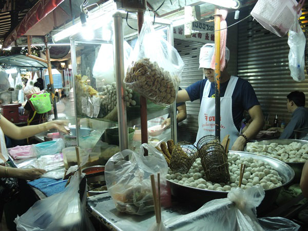 เย็นตาโฟ "จิตร" เยาวราช