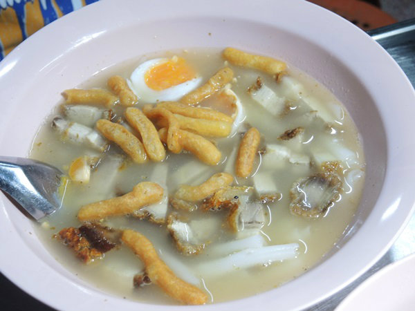 ก๋วยจั๊บ "อ้วนโภชนา"