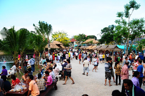 ตลาดท่าย์น้ำข้ามภพ