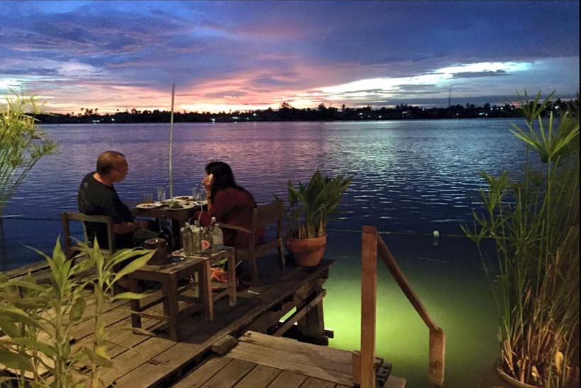 บ้านระเบียงน้ำ นนทบุรี - ร้านอาหารนนทบุรี