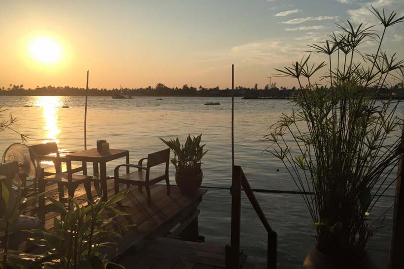 บ้านระเบียงน้ำ นนทบุรี - ร้านอาหารนนทบุรี