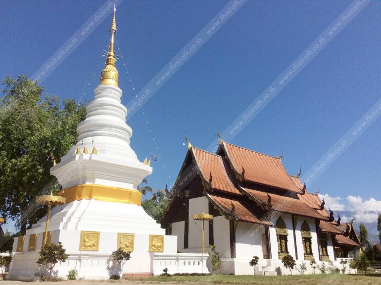 พระธาตุหรือเจดีย์ด้านหลังโบสถ์ วัดพุทธเอิ้น