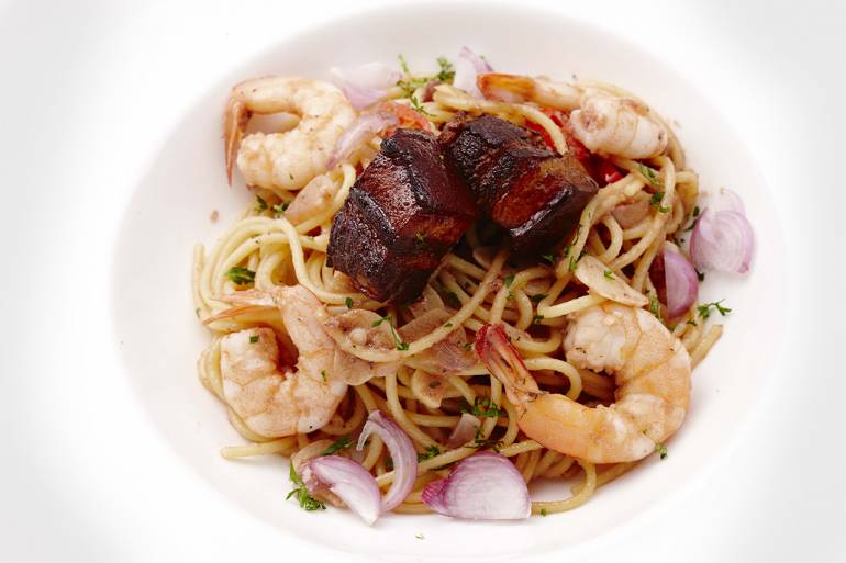 ซาว่า ไดน์นิ่ง รูม (Sava Dining Room) อาหารเท่ ไม่หมู