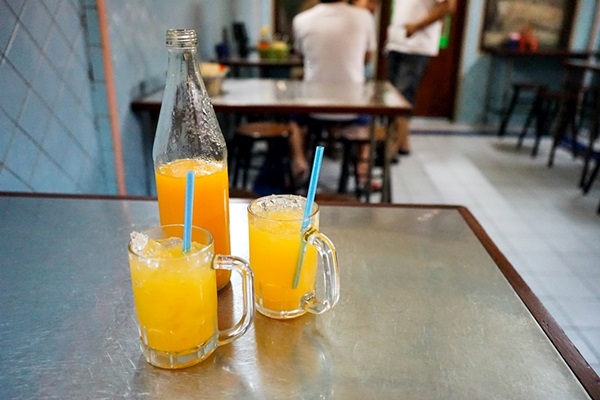 ราดหน้าชิ้งกี่ ตำนานกว่า 75 ปี