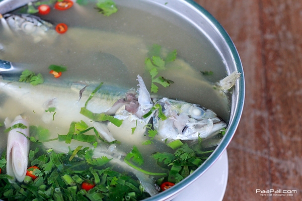 ปลาทูต้มบีบมะนาว