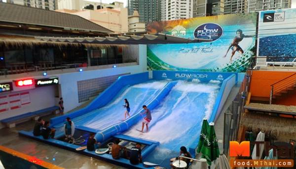 ต้องลอง! ช้างเซิร์ฟบาร์ ร้านชิลล์กลางกรุง โต้คลื่นความอร่อย