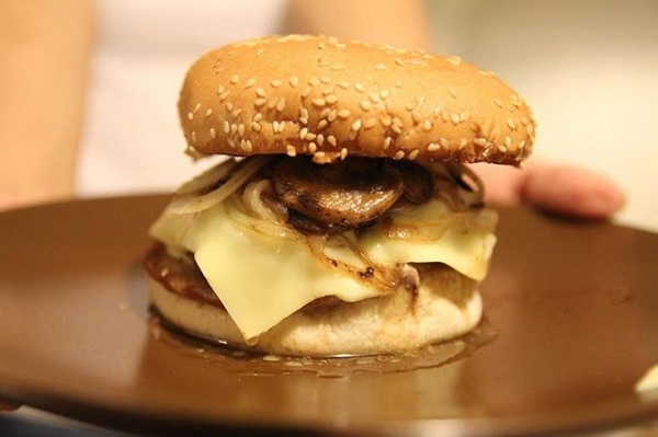 Hip Hot Dogs & Burgers