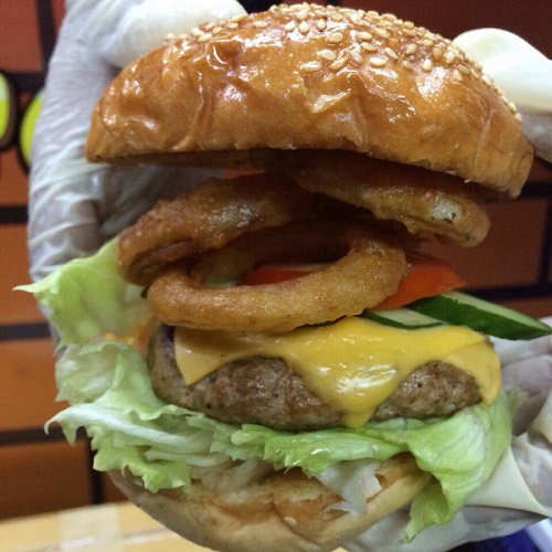 NuttaNan Aroi On Street