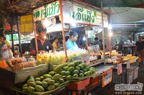 ตะลุยเยาวราชตอนค่ำ ตระเวนหาของกินร้านอร่อย