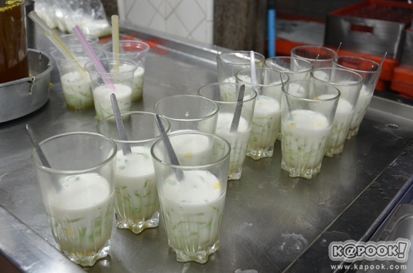 ตะลุยเยาวราชตอนค่ำ ตระเวนหาของกินร้านอร่อย