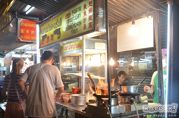 ตะลุยเยาวราชตอนค่ำ ตระเวนหาของกินร้านอร่อย
