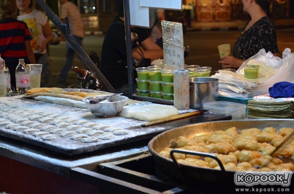 ตะลุยเยาวราชตอนค่ำ ตระเวนหาของกินร้านอร่อย