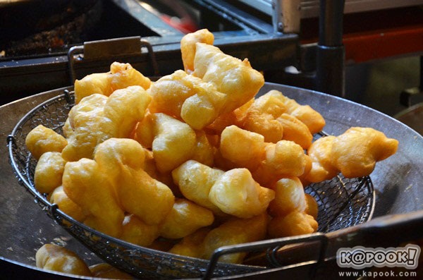 ตะลุยเยาวราชตอนค่ำ ตระเวนหาของกินร้านอร่อย