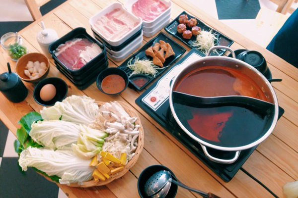 ชาบูล้อมโต๊ะ