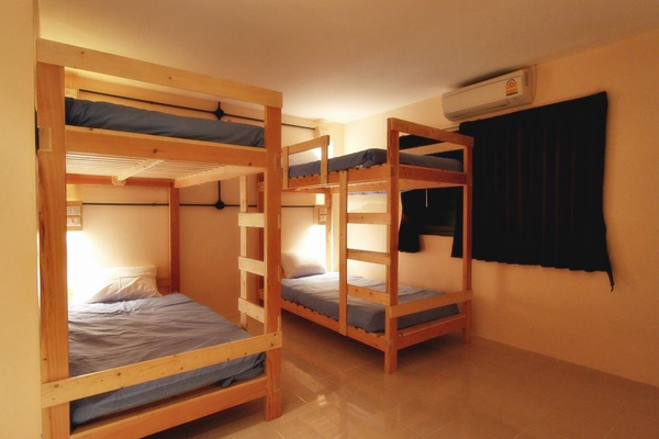 ดีฟีล โฮสเทล (Dfeel Hostel)