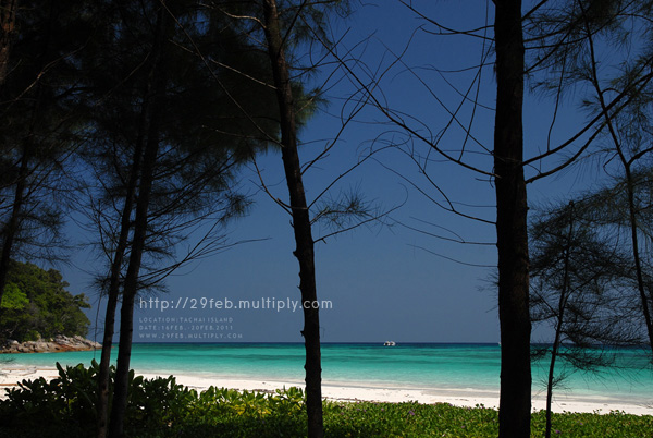 พักกาย พักใจ ที่ “เกาะตาชัย” สิมิลัน