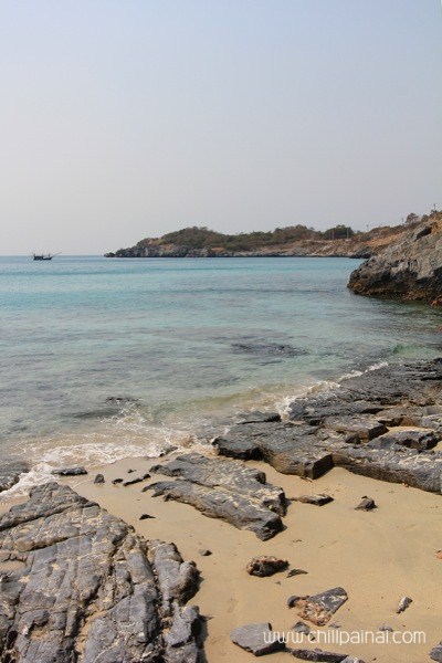 หาดถ้ำพัง อ่าวอัษฎางค์ เกาะสีชัง