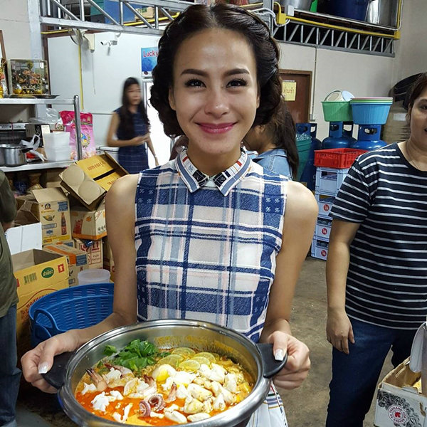 ตามรอยเมนูดัง “มาม่า..ร้านเจ๊โอว“ โอ้โห อร่อยเวอร์!