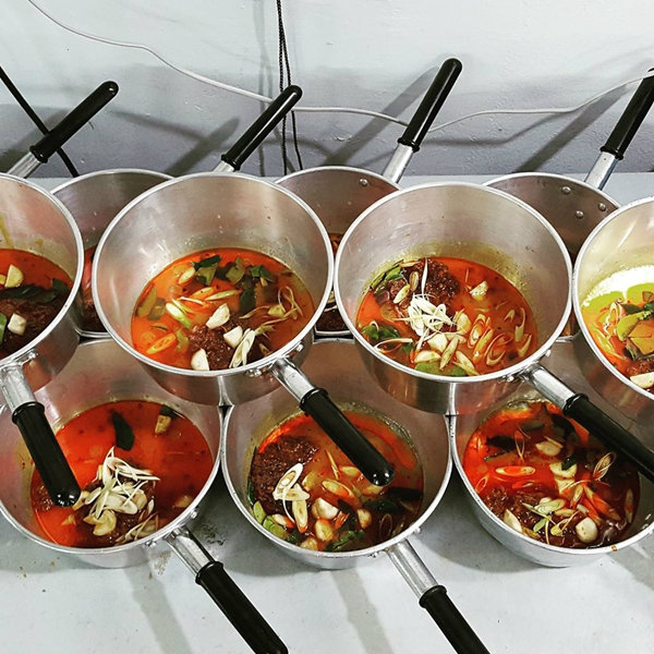 ตามรอยเมนูดัง “มาม่า..ร้านเจ๊โอว“ โอ้โห อร่อยเวอร์!